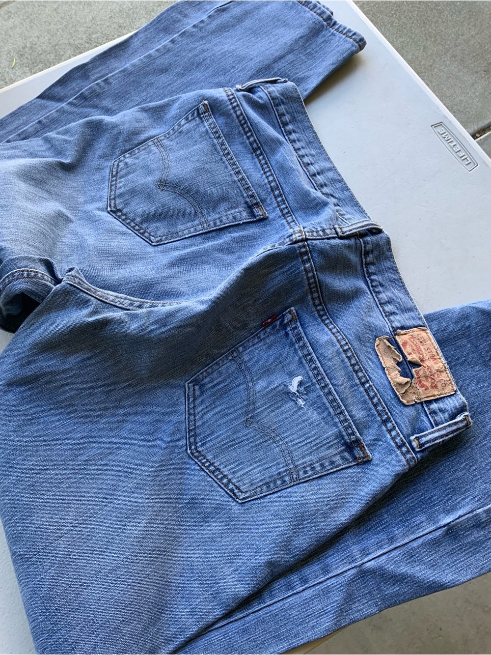 Levi’s Men's Blue Denim Jeans - Classic Straight Fit